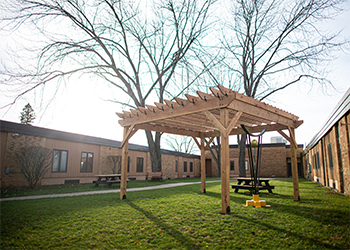 grove courtyard thumb